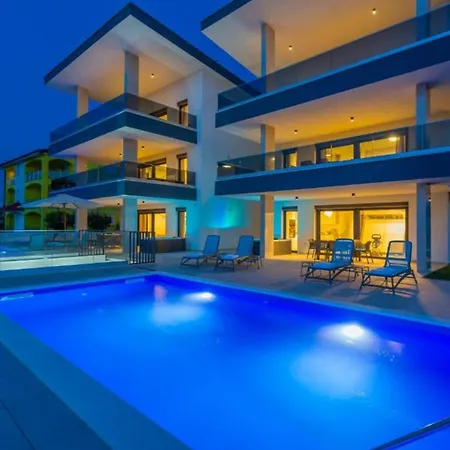 Appartement Penthouse Maya With Pool And Jacuzzi *