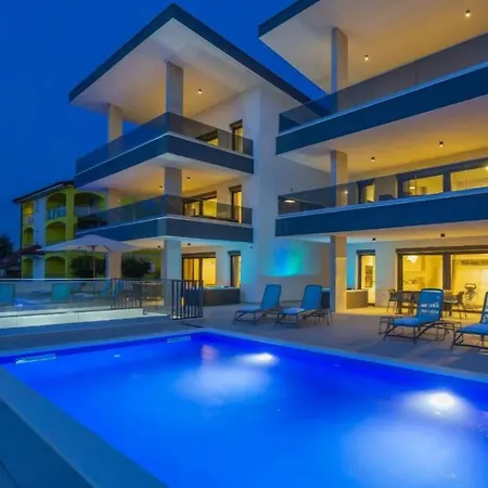 Apartment Penthouse Maya With Pool And Jacuzzi Sveti Anton (Krk)