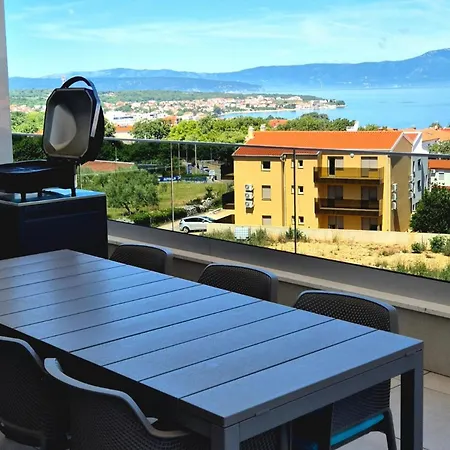 Apartment Penthouse Maya With Pool And Jacuzzi Sveti Anton (Krk)