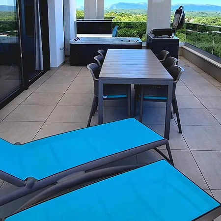 Penthouse Maya With Pool And Jacuzzi * Sveti Anton (Krk)